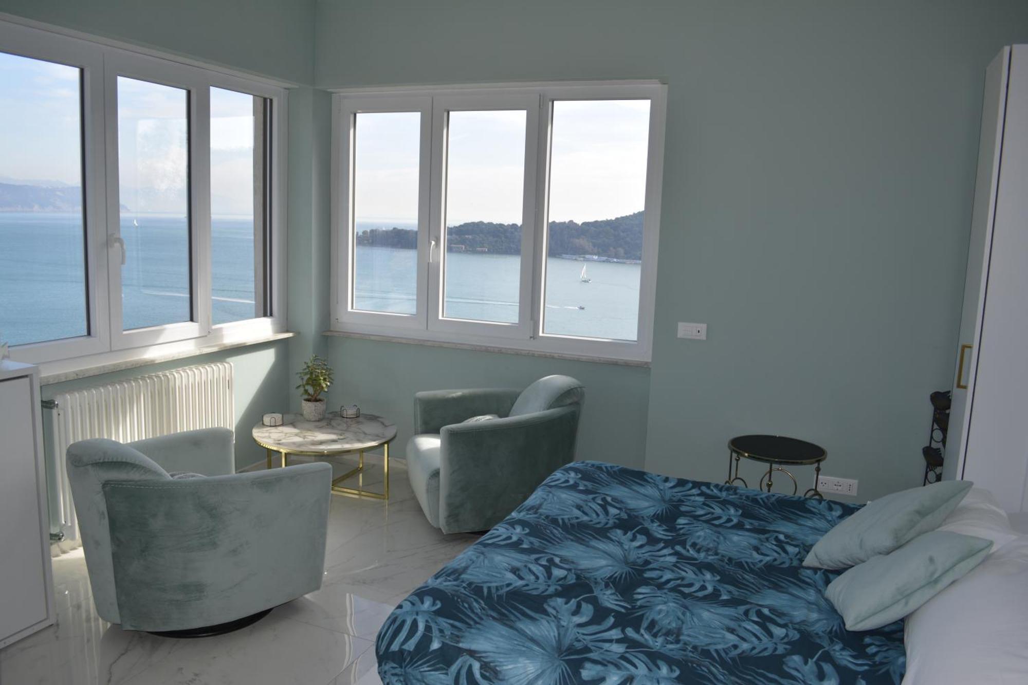 Apartment Casemaggi Attico Sul Mare, Penthouse On The Sea *